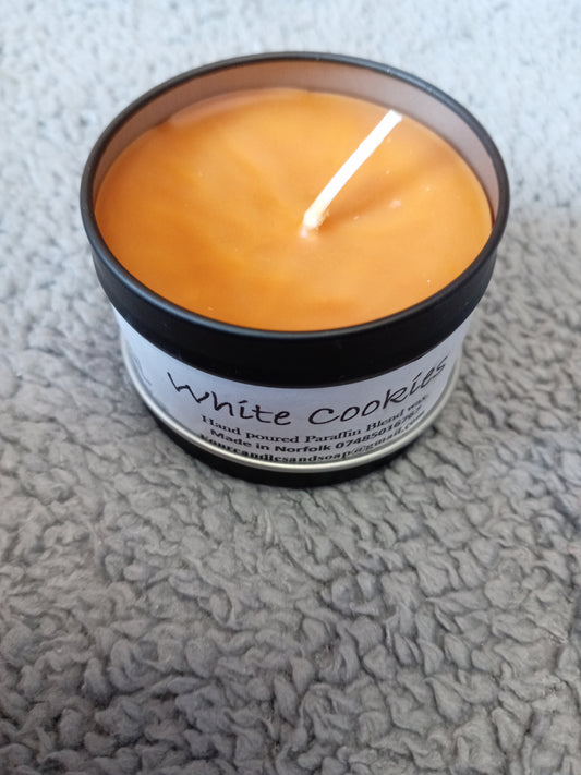 White cookies 150g candle In a tin