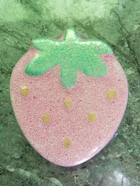 Strawberry bath bomb 80g